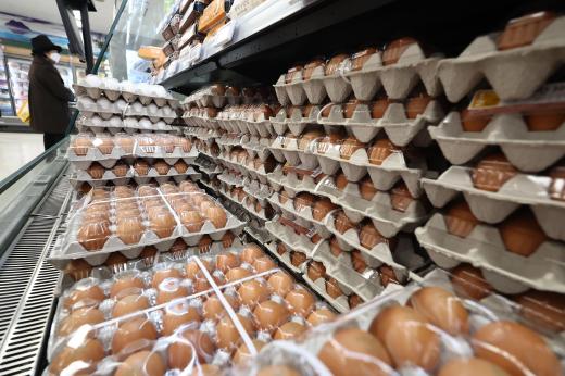 韩国水果鸡蛋价格大涨 为何不"蛋"定？