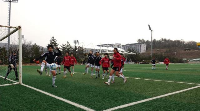 한국여자축구연맹에서 주최·주관하는 초·중등부 유소녀 동계 기술강화 훈련이 목포국제축구센터에서 개최된다사진목포시