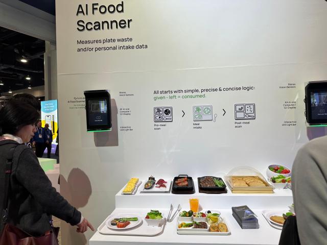 Máy quét thực phẩm AI của Nuvilab được trưng bày tại CES 2024 sử dụng trí tuệ nhân tạo AI để xác định chất dinh dưỡng trong thực phẩm và lên kế hoạch cho các thực đơn tối ưu ẢnhKang Il-yong zeroajunewscom