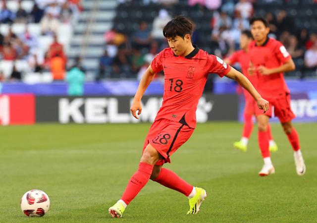 李刚仁梅开二度助韩国队3-1击败巴林 亚洲杯64年冠军梦再启程