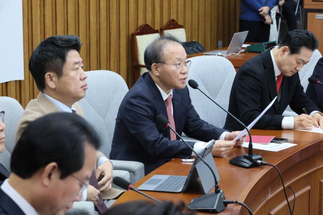 윤재옥 국민의힘 원내대표가 16일 국회에서 열린 원내대책회의에 서 발언하고 있다 사진연합뉴스