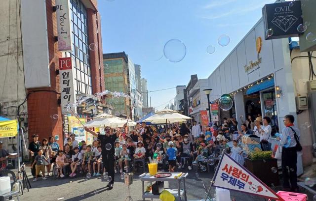 군산우체통거리 손편지축제장 모습사진군산시 