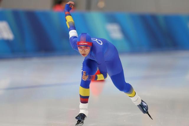 여자 1천500m 경기에 참가한 콜롬비아 스피드 스케이팅 선수 이자벨라 카이세도 구티에레즈 사진신화통신