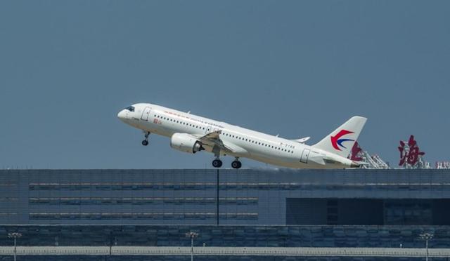 COMAC中国商用飛機이 제조한 중국 최초 국산 중형 제트여객기 ‘C919’ 사진COMAC