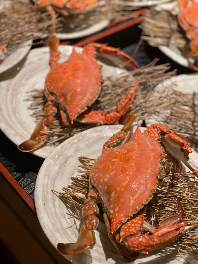 가니고텐의 가이세키 요리에는 1인당 게를 한 마리씩 제공한다 살이 꽉찬 게는 달달한 감칠맛이 일품이다 사진김다이 기자