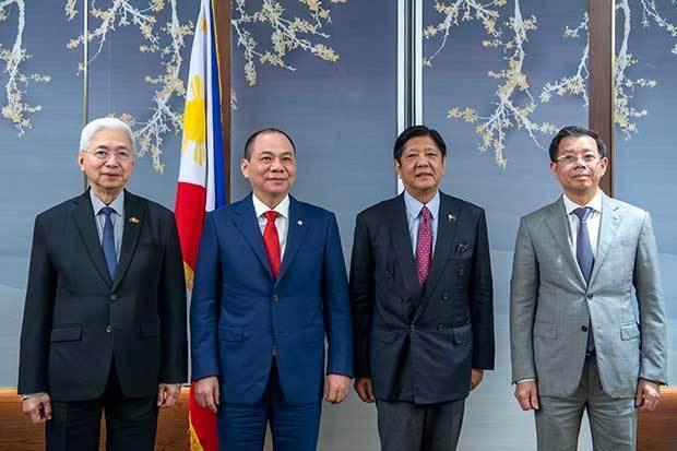빈그룹 브엉 회장왼쪽에서 두 번째과 필리핀 마르코스 대통령왼쪽에서 세 번째은 29일 하노이에서 회담을 가졌다 사진빈그룹 제공