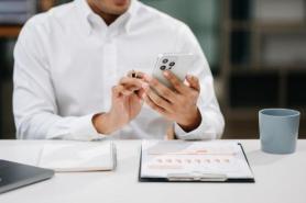 About 18% percent of S. Korean restaurant and accommodation businesses use online reservation platforms