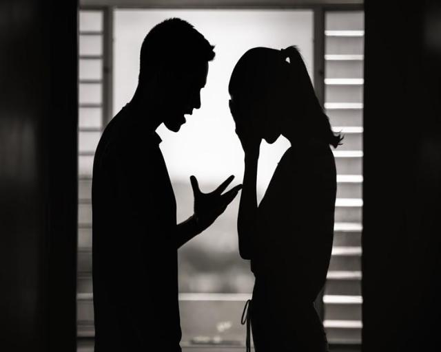 아내에게 성인 방송을 강요한 전직 군인이 체포됐다. 사진은 본 기사 내용과 관련 없음 [사진=게티이미지뱅크]