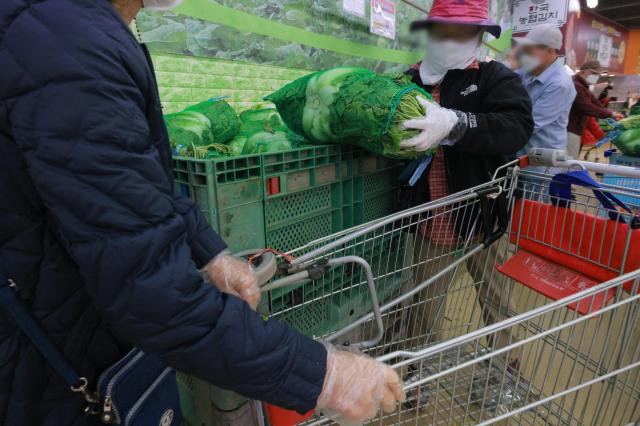 1月の消費者物価は2.8%上昇···6カ月ぶりに2%台