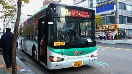 中国电动公交车占领韩国市场 韩国车企进退两难