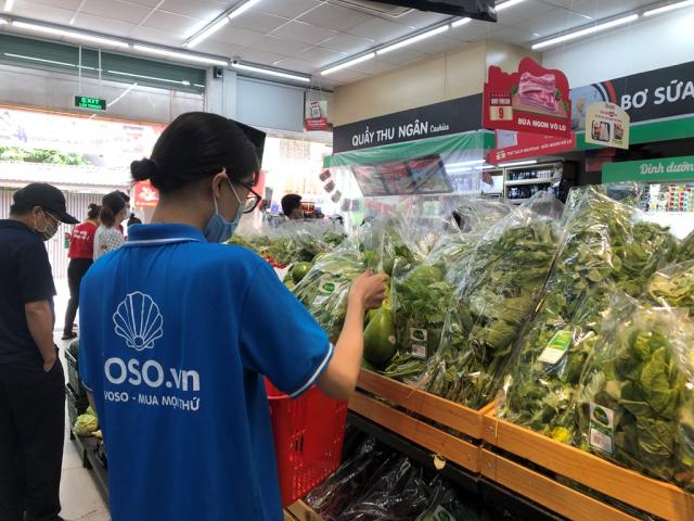 온라인으로 식품을 구매하는 베트남 소비자 사진베트남통신사