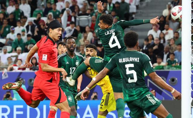 최근 아시안컵 16강전 한국과 사우디아라비아의 경기에서 후반 추가시간 조규성이 동점골을 성공시키고 있다 사진연합뉴스