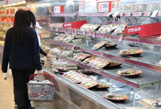 Gánh nặng lạm phát và lãi suất cao kéo giảm tiêu dùng thực phầm và đồ uống năm thứ 2 liên tiếp tại Hàn Quốc