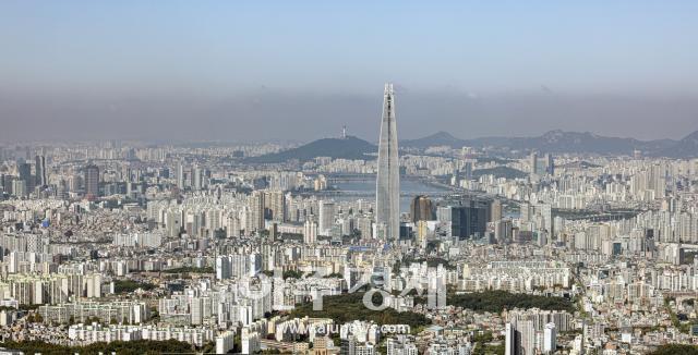 경기도 광주시 남한산성 전망대에서 바라본 서울 도심 전경 20230922사진유대길 기자 dbeorlf123ajunewscom