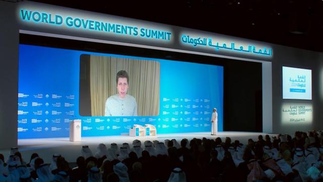 UAE 두바이에서 열린 세계정부정상회의WGS에서 화상 대담하는 샘 올트먼