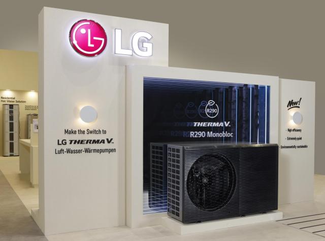 LG전자의 실내외기 일체형 히트펌프 써마브이 R290 모노블럭 사진LG전자
