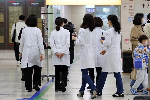 罢工抗议医学院扩招持续发酵 韩国五大医院实习医生集体辞职 