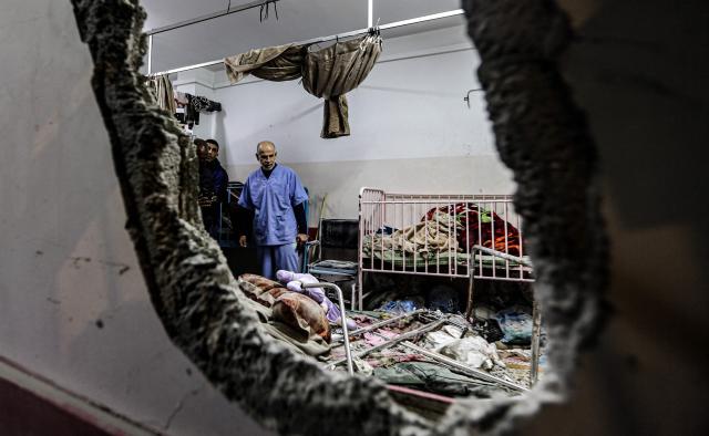 포격으로 부서진 가자지구 나세르 병원 사진AFP·연합뉴스