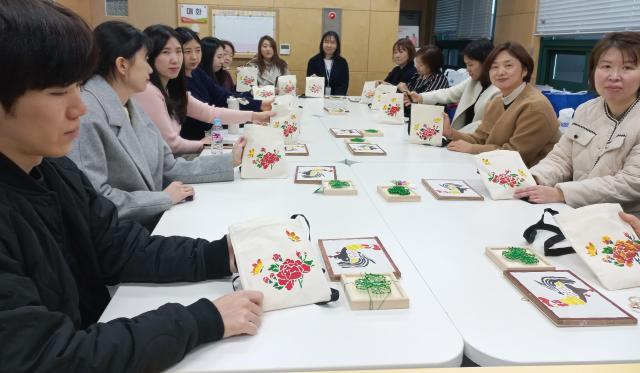 칠곡군보건소 예쁜치매쉼터 간담회 및 맞춤교육 실시 모습사진칠곡군