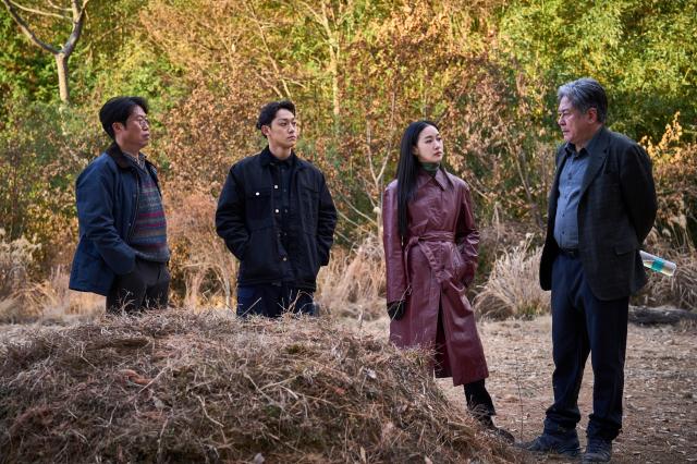 韩国惊悚悬疑片《破墓》即将上映 以驱魔题材探讨背后的乡土情怀