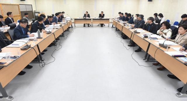 24일 시청 공감회의실에서 2025년 1차 국비확보 보고회가 열리고 있다 사진인천시