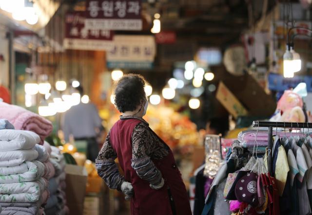 韩国盛行老年创业浪潮 年过花甲个体商户首超200万