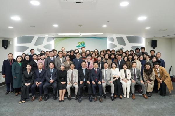 매나테크 코리아 서울 비즈니스 센터에서 매나테크 코리아 창립 20주년 기념식이 진행되고 있다 사진매나테크 코리아