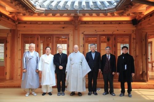 7대 종교 대표자들 사진한국종교지도자협의회
