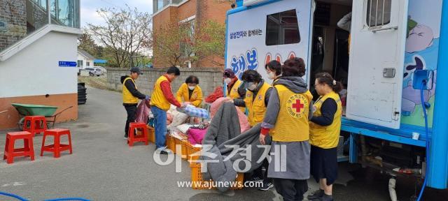 취약계층 이동 세탁 지원 장면사진양양군