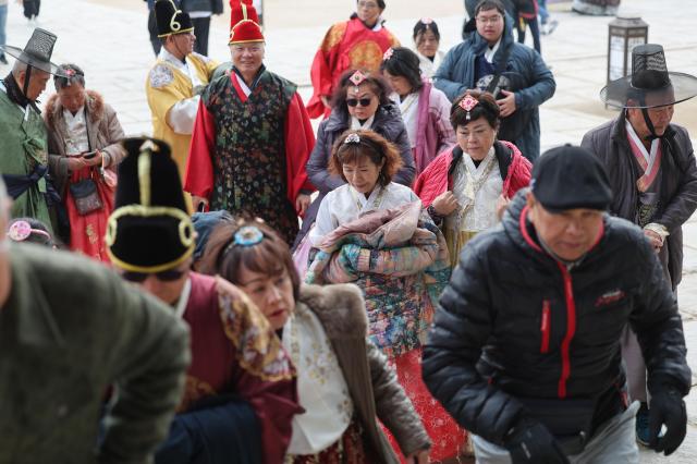 访韩外籍游客年轻化 韩流贡献主要力量