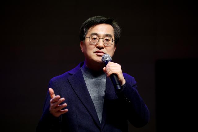 12일 오후 경기도청 1층 다산홀에서 열린 경바시 인공지능AI 기회와 도전 강연에서 김동연 경기도지사가 인사말을 하고 있다 사진경기도