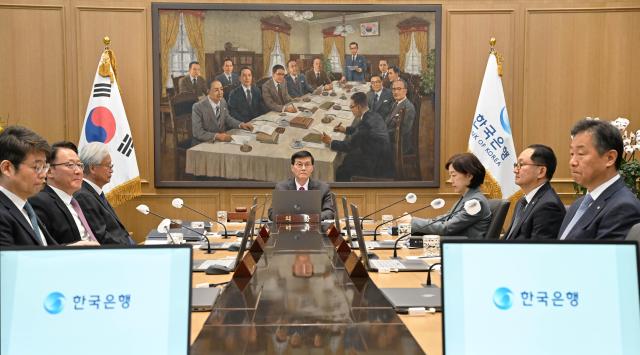 이창용 한국은행 총재가 22일 오전 서울 중구 한국은행에서 열린 금융통화위원회를 주재하고 있다 사진사진공동취재단