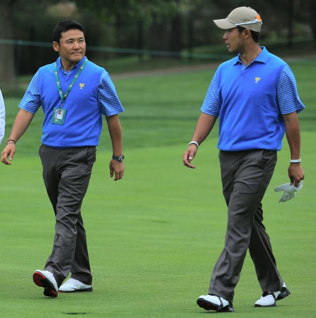 미국프로골프PGA 투어 3승을 기록한 마루야마 시게키왼쪽과 마쓰야마 히데키와 코스 안에서 대화하고 있다 사진게티이미지·PGA 투어