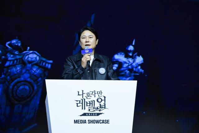 권영식 넷마블 대표가 19일 서울 구로구 지타워에서 열린  ‘나 혼자만 레벨업어라이즈 미디어 쇼케이스에 참여해 환영사를 하고 있다 사진넷마블