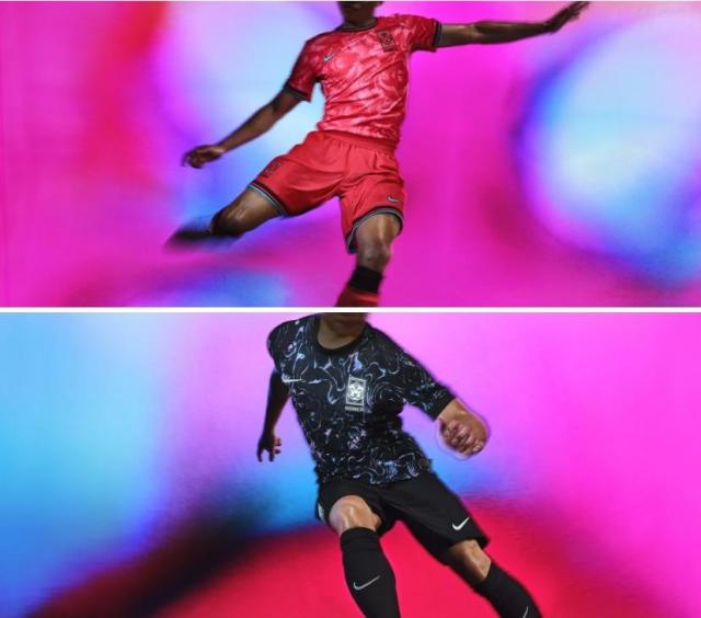 나이키가 대한민국 축구 대표팀의 새 유니폼 공개했다 위에서부터 차례대로 홈 유니폼과 원정 유니폼 사진나이키