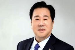 [뉴스메이커] 우오현 SM그룹 회장, M&A 귀재에서 기부왕으로...회사와 함께 성장한 나눔경영