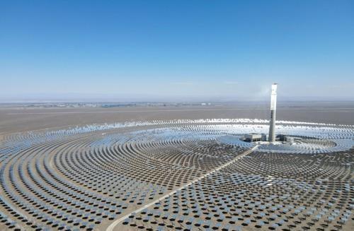 중국 신장 위구르 자치구 하미지구의 대형 태양광 발전소 사진신화 연합뉴스