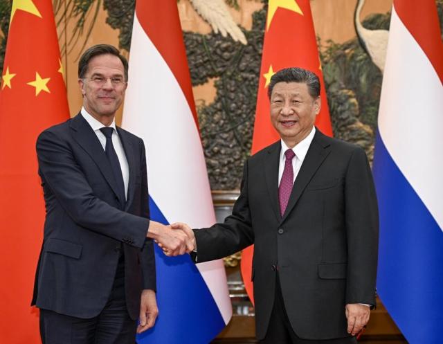 시진핑 중국 국가주석과 마르크 뤼터 네덜란드 총리가 27일 베이징에서 만났다 사진중국 외교부