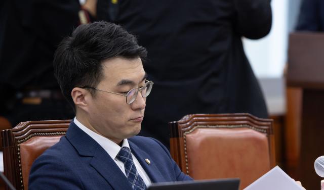 코인 논란 김남국, 가상자산 15억4000만원…국회의원 중 최다