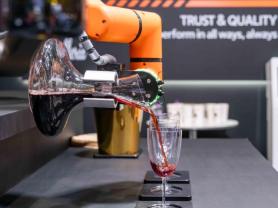 Hanwhas cooperative robot wing showcases robot sommelier at Smart Factory + Automation World