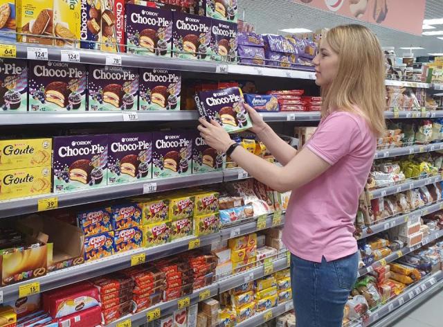 Sản phẩm Choco Pie được bày bán trong một siêu thị ở Nga ẢnhOrion