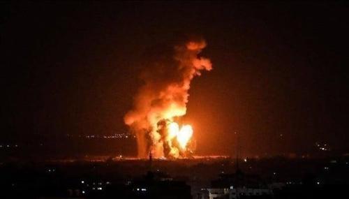 공습에 불길 치솟는 시리아 사진연합뉴스