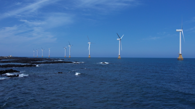 제주시 한경면 두모리에 설치된 탐라해상풍력발전의 해상풍력 발전기 사진한국남동발전
