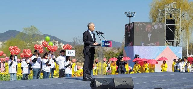 유인촌 문화체육관광부 장관이 순천만국가정원 개막식에서 인사말을 하고있다 사진박기현기자