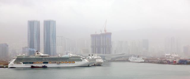 Busan Port welcomes largest-ever fleet of foreign cruise ships
