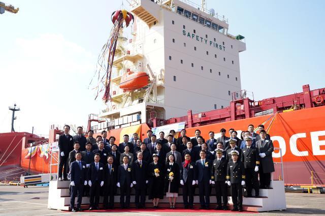지난달 8일 울산 동구 현대미포조선에서 한국형 자율운항 선박 시스템을 실증하는 1800TEU 컨테이너선 명명식이 열렸다 사진연합뉴스