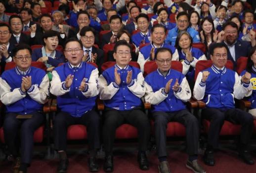 [韓国総選挙] 第22代国会議員選挙「民主党圧勝の見通し」···野党200議席に迫る可能性提起