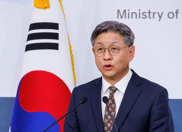 임수석 외교부 대변인이 지난 2일 오후 서울 종로구 외교부에서 열린 정례브리핑에서 질문에 답하고 있다 사진연합뉴스