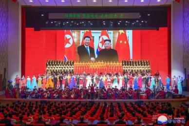 김정은 중국 서열 3위 자오러지 만나...협력관계 강화
