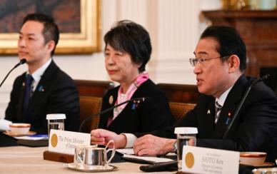 日 외교청서, 14년 만에 한국 파트너 언급…여전히 독도는 일본 땅 주장 